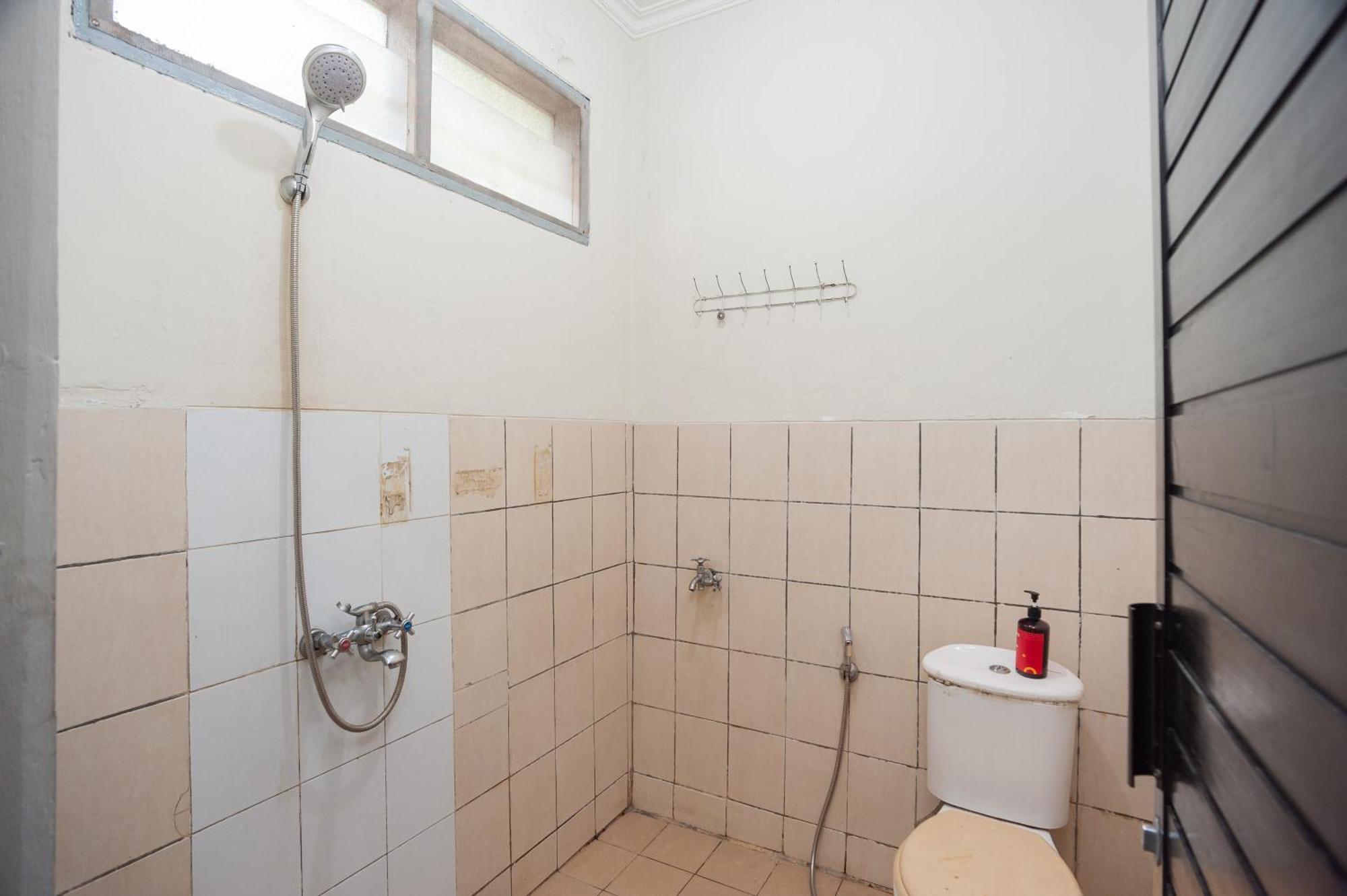 ホテル レッドドアーズ プラス ニア Rs Pmi ボゴール エクステリア 写真